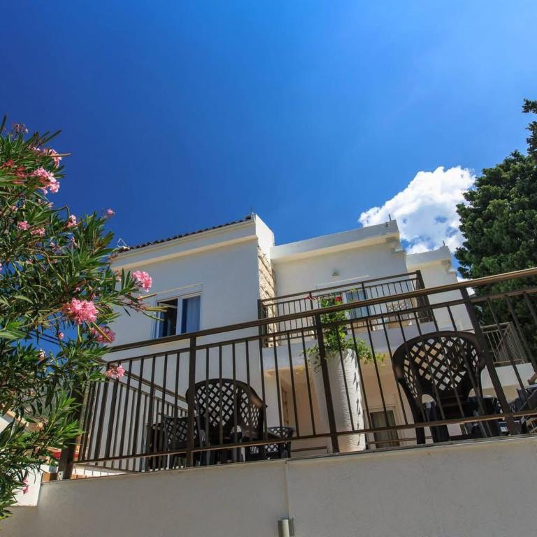 Riva Lux Apartments - Deluks Dvokrevetna Soba sa Bračnim Krevetom i Balkonom - 1