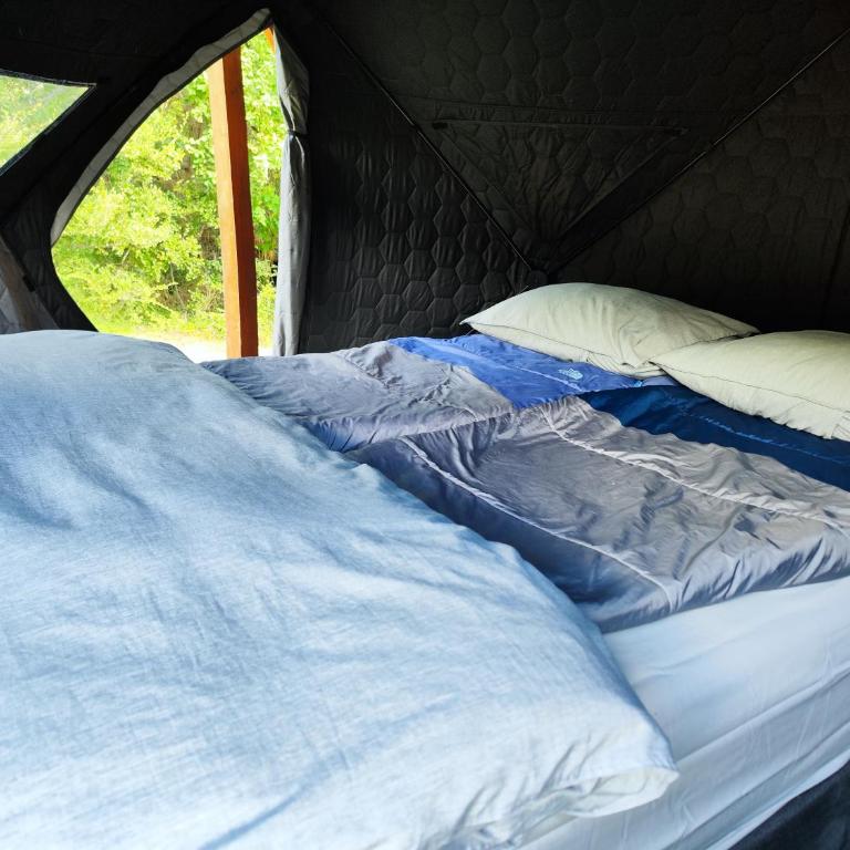 Yellow Plum Camp Pehoé - Tent - 2