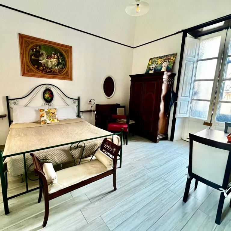 Independent Apartment in the Center of Catania - One-Bedroom House - 1