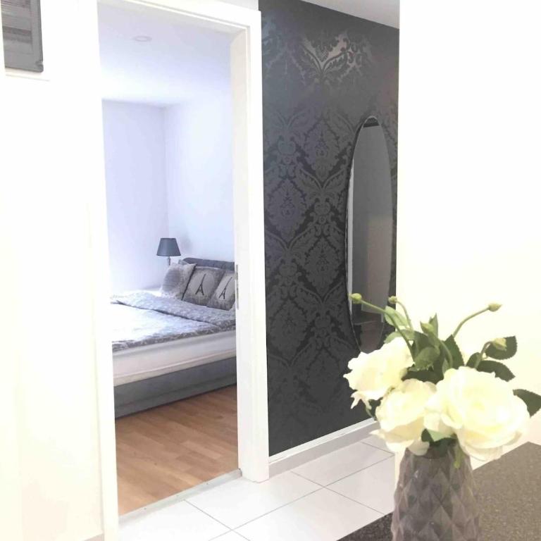 Apartment Center 400 m from National Theatre - Apartment - 35