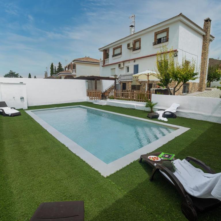 Magnificent villa: 2 private pools, BBQ, garden & parking. 13 per. In Padul - Villa - 1