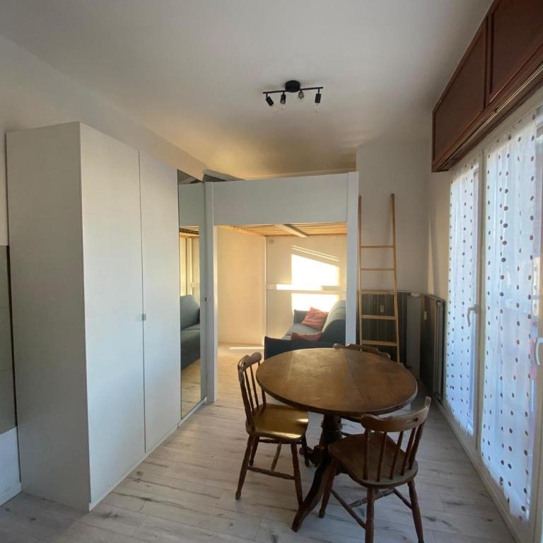 Appartamento con ampio terrazzo - Appartamento con 1 Camera da Letto - 2