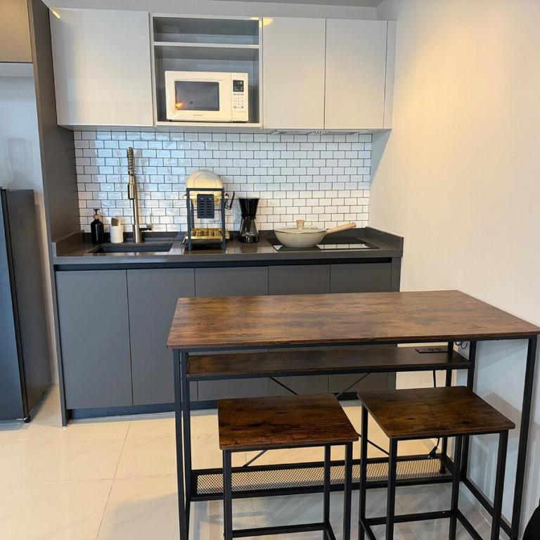 Apartment with pool on Paseo Santa Lucia - Apartment with View - 11