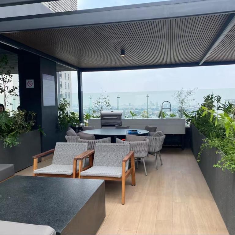 Apartment with pool on Paseo Santa Lucia - Apartment with View - 14