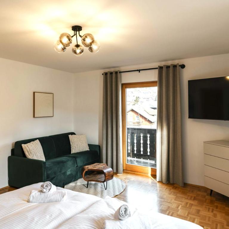 Bergblick & Altbau-Charme I 2 Balkone I aktivCARD - 130 Erlebnisse inklusive I Parkplatz - Apartment mit 2 Schlafzimmern - 24