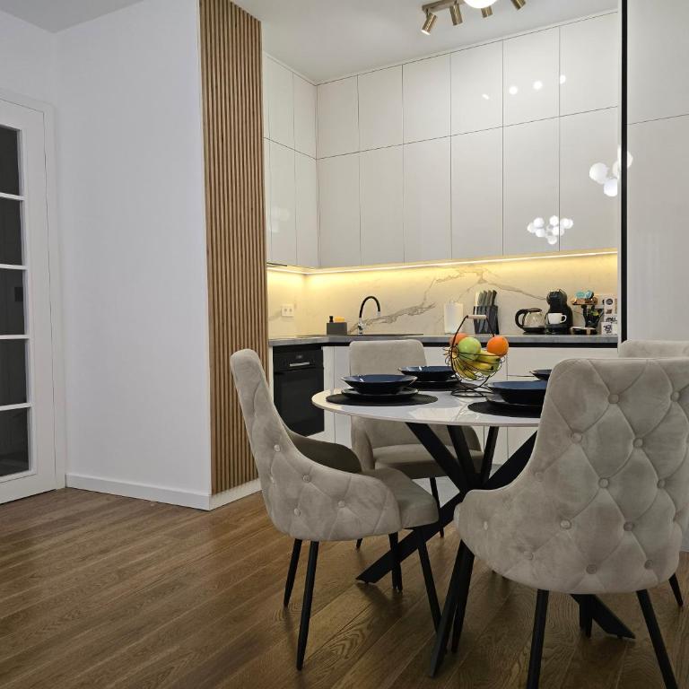 Lux Apartments Maya 2 - Two-Bedroom Apartment with Balcony - 26