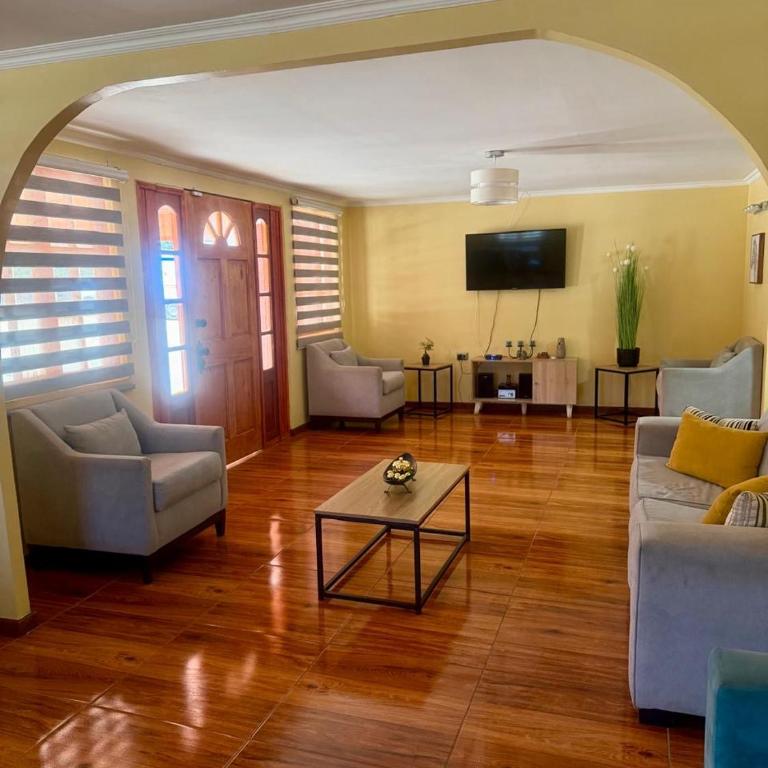 Alojamiento acogedor 1 a6 personas - Three-Bedroom House - 2