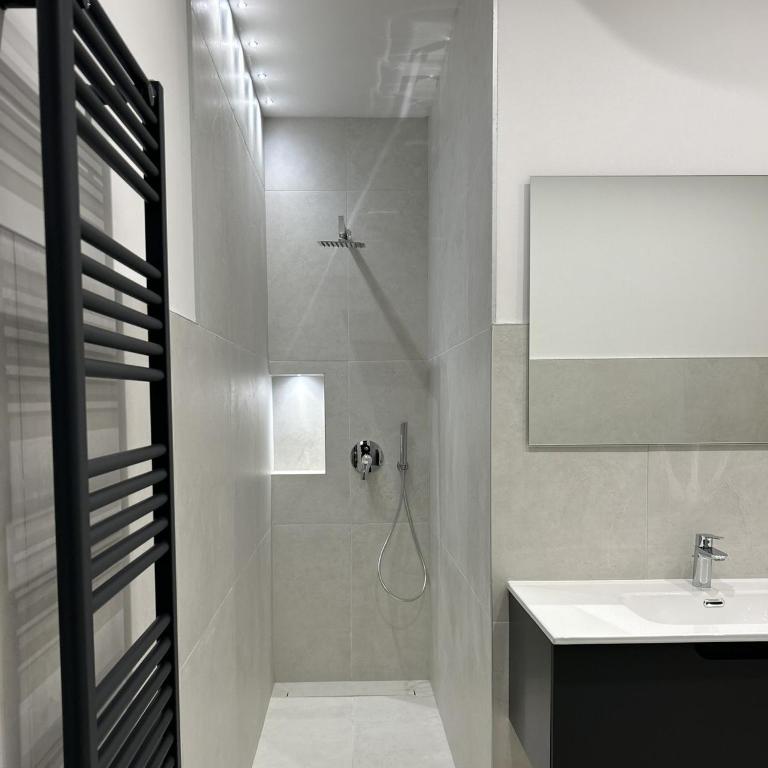 Casa Nane - Appartamento Superior con 1 Camera da Letto e Balcone - 2