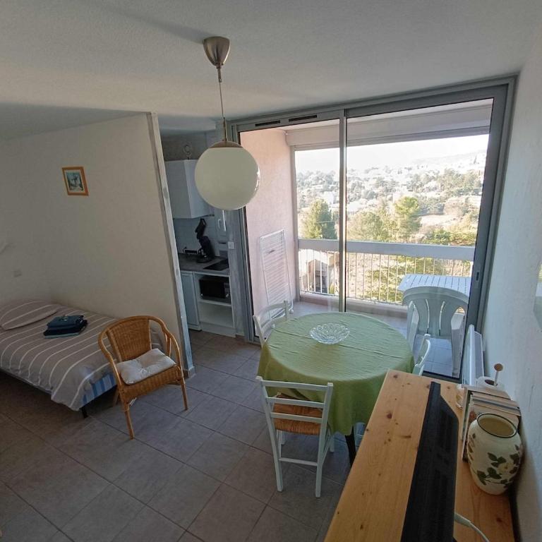 T1 - Belle Vue Panoramique - Studio with Balcony - 15