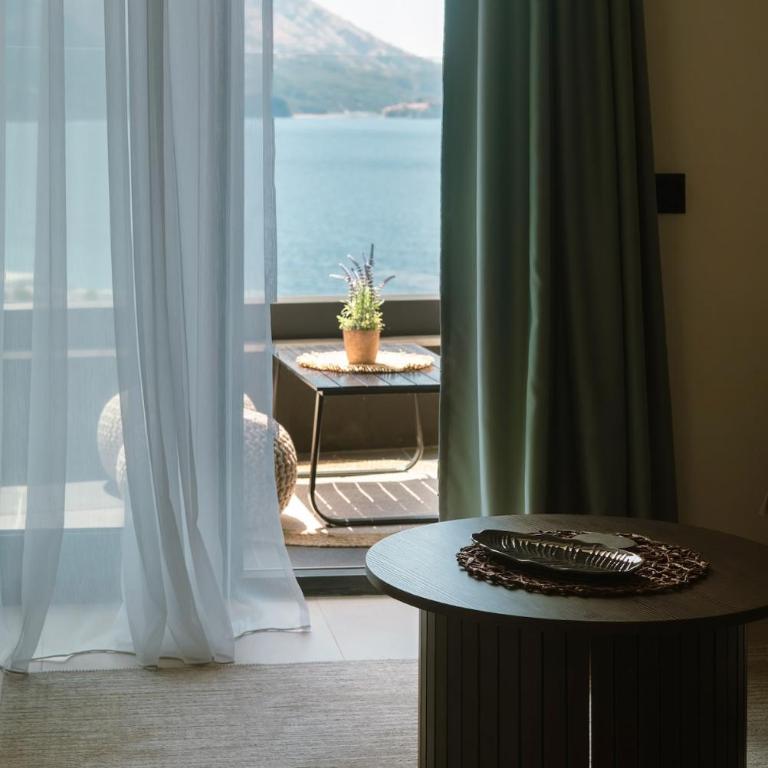 ZOA Seaview Apartment - One-Bedroom Apartment - 2