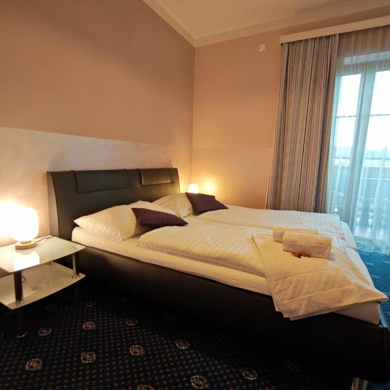 Hotel Kärntnerhof Velden - Zum Schankbaron - Doppelzimmer mit Balkon - 4