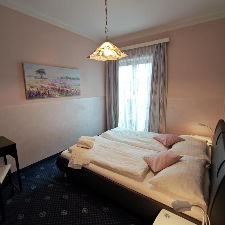 Hotel Kärntnerhof Velden - Zum Schankbaron - Doppelzimmer mit Balkon - 5