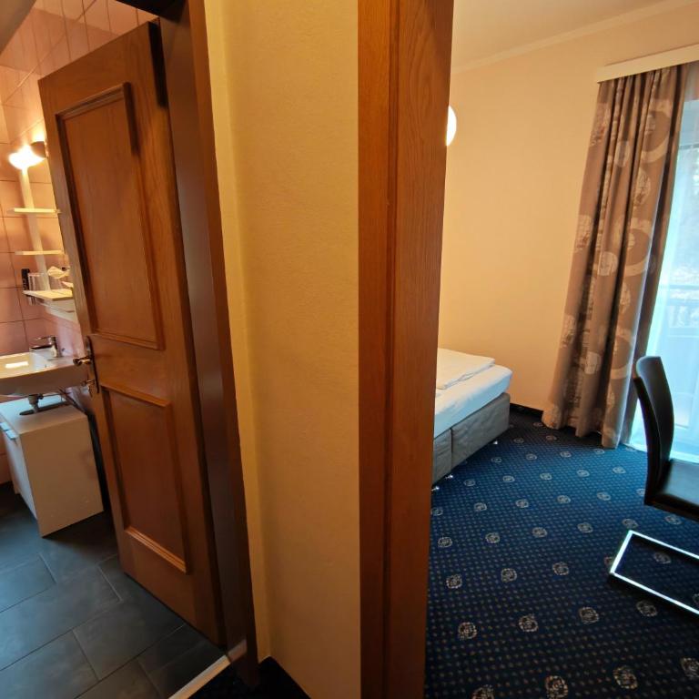 Hotel Kärntnerhof Velden - Zum Schankbaron - Doppelzimmer mit Balkon - 3