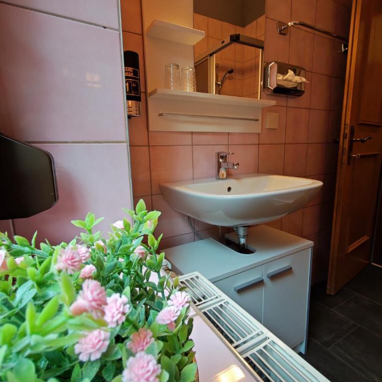 Hotel Kärntnerhof Velden - Zum Schankbaron - Doppelzimmer mit Balkon - 1