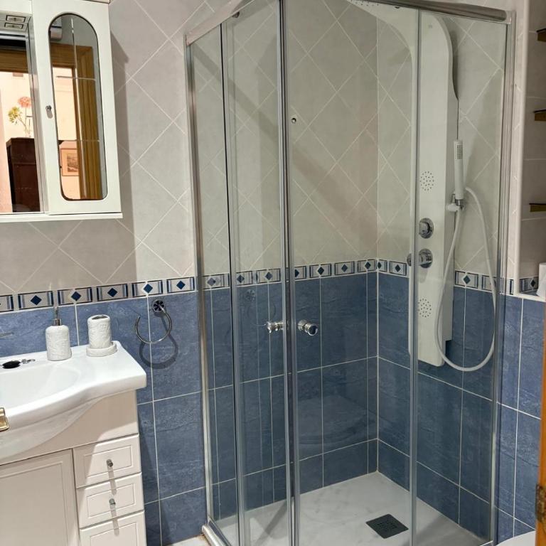 Villa Sol - Four-Bedroom House - 23