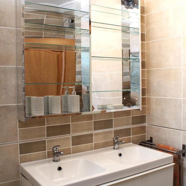Villa Sol - Four-Bedroom House - 16