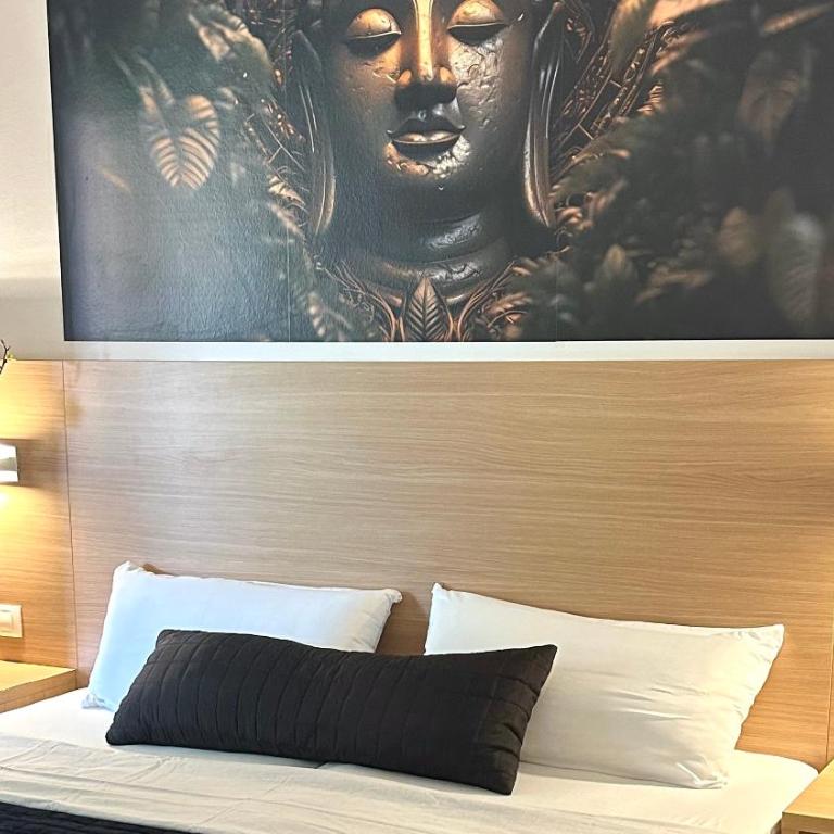 Born to Chill Central Stay with Pool, Parking & Balcony - Apartamento de 2 dormitorios - 1