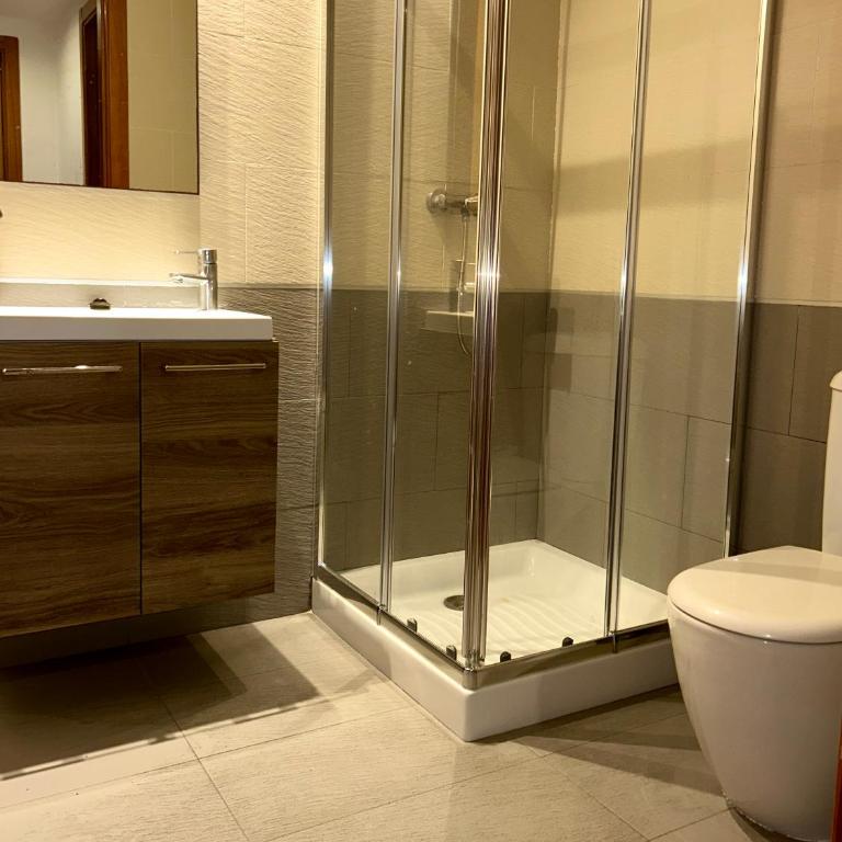 Born to Chill Central Stay with Pool, Parking & Balcony - Apartamento de 2 dormitorios - 3