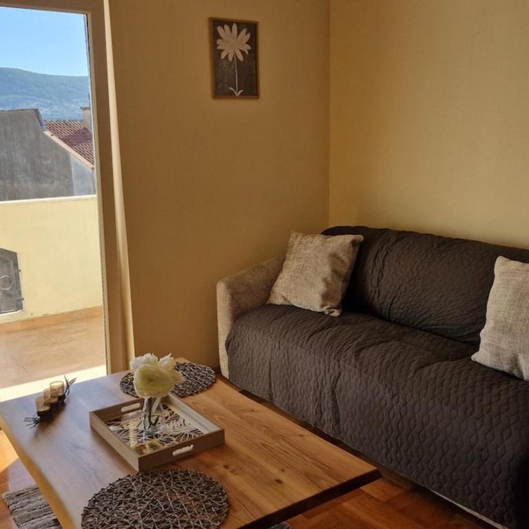 Mathilda's Apartment - Two-Bedroom Apartment with Balcony and Sea View - 19