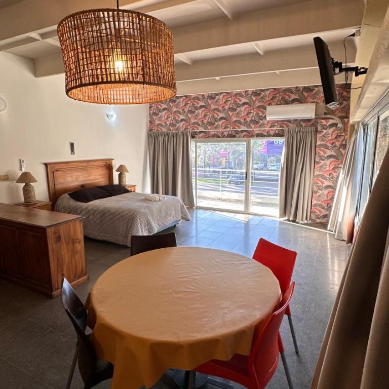 PALMARES DEL BOULEVARD - Aeropuerto Internacional Taravella - Campus Siglo 21 - Campus Blas Pascal - Sanatorio Allende - Estadio Kempes - Quorum - Mujer Urbana - Complejo Ferial Córdoba - Deluxe Apartment - 10