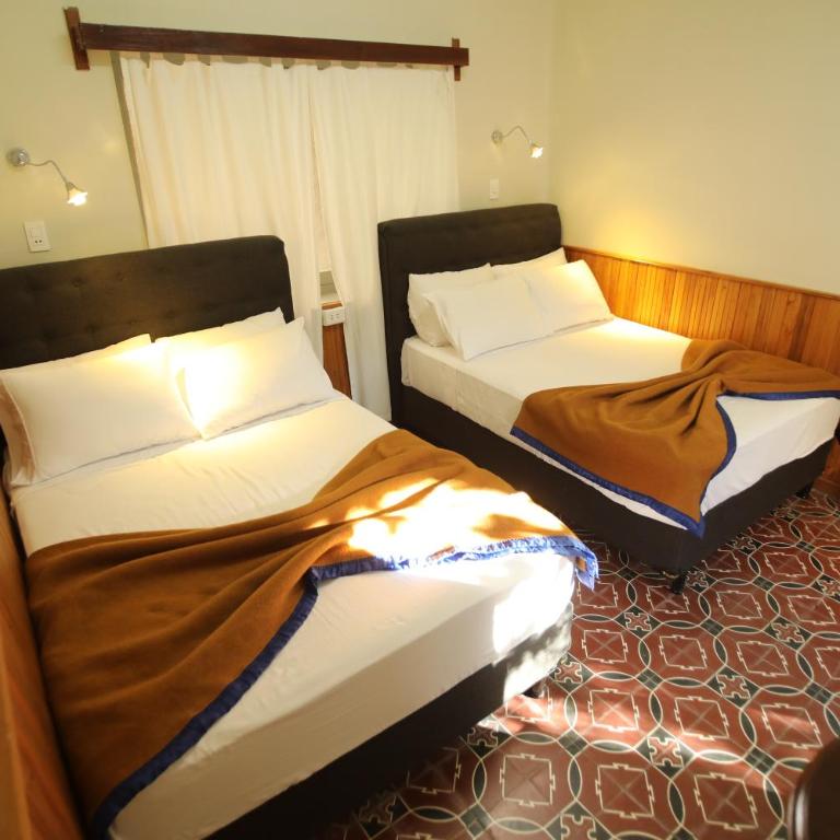 Casa Hostal El Peregrino - Queen Room with Two Queen Beds - 9