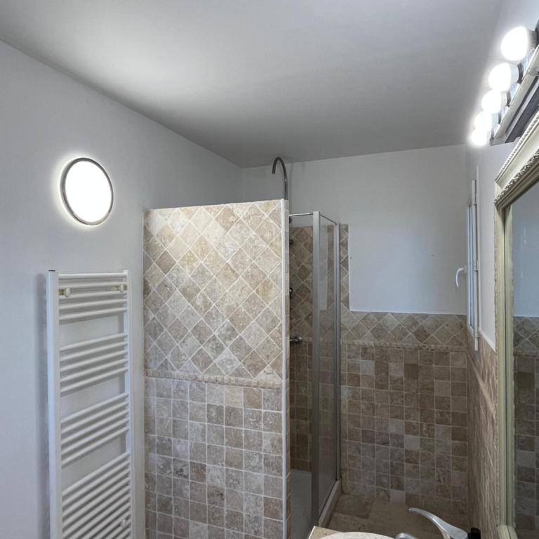 Villa front de mer La Quiétude - Three-Bedroom House - 37