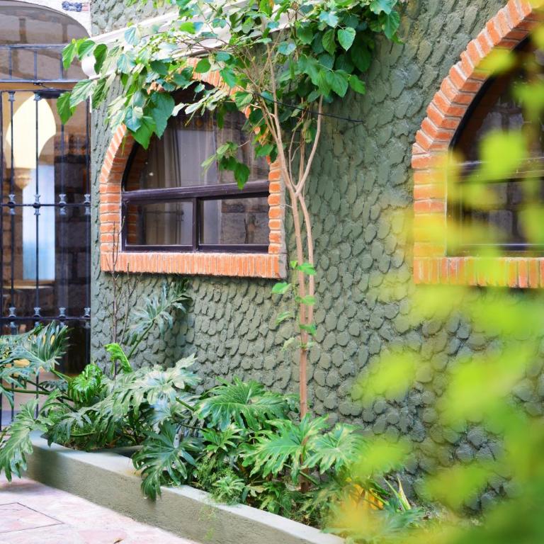 Hacienda San Patricio - Queen Room with Balcony - 4