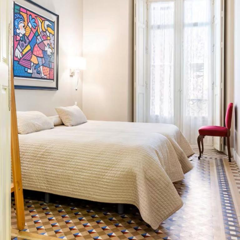 Historic 19th-Century Apartment with Balcony Overlooking Plaza - Deluxe Apartment - 21