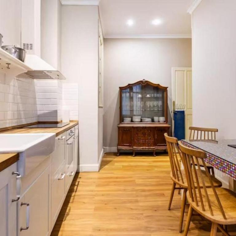 Historic 19th-Century Apartment with Balcony Overlooking Plaza - Deluxe Apartment - 12