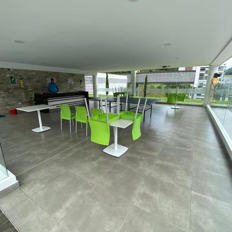 Apto Moderno 3 hab con Piscina, Balcón y BQQ - Apartamento de 3 dormitorios - 9