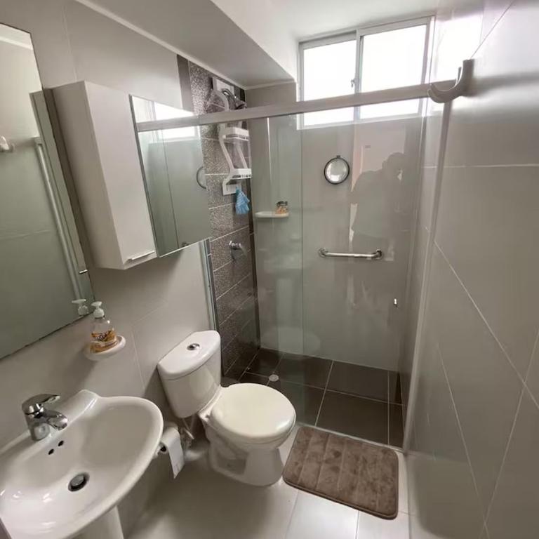 Apto Moderno 3 hab con Piscina, Balcón y BQQ - Three-Bedroom Apartment - 4