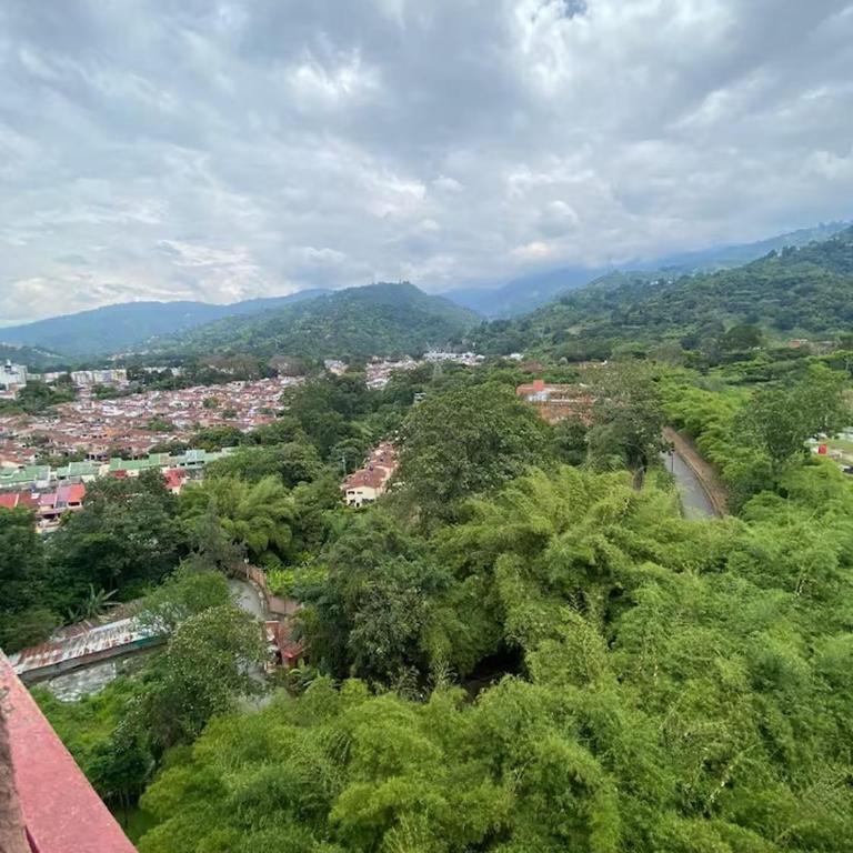 Apto Moderno 3 hab con Piscina, Balcón y BQQ - Apartamento de 3 dormitorios - 10