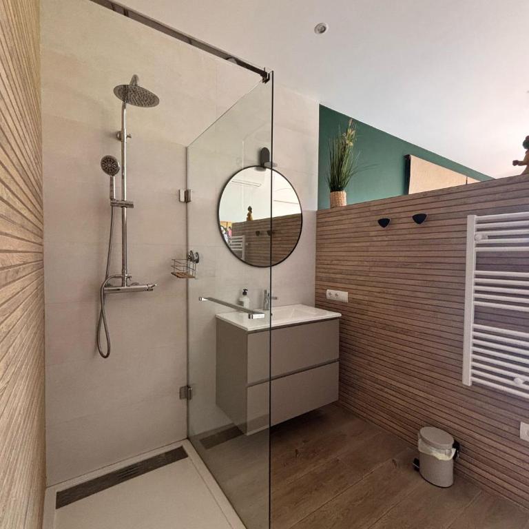 Maison familiale privée- piscine et vue inspirante - Villa - 25