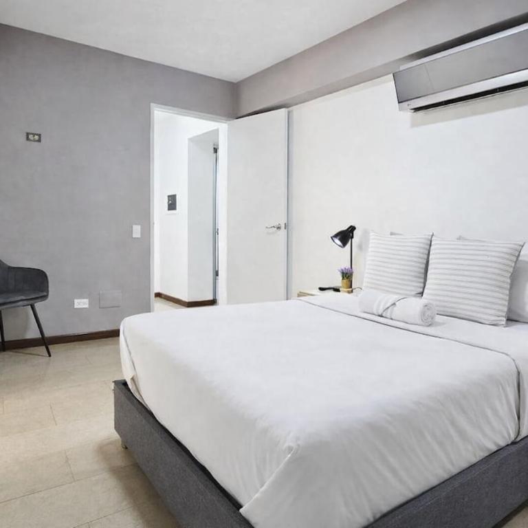 Confort & Ubicación Hermoso Apt en El Rosal, CCS - Two-Bedroom Family Apartment - 1