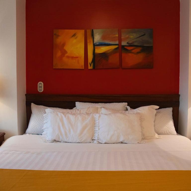 Quo Vadis Hotel - King Room with Spa Bath - 2