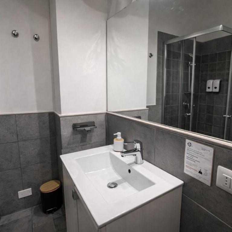 Vatican Museums Rooms 1 Min Metro Cipro - Double Room with Private Bathroom - 7