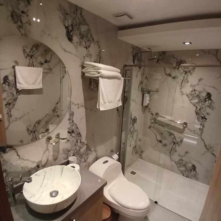 Hotel Gran Avenida - Habitación Doble Deluxe - 2 camas dobles - 3