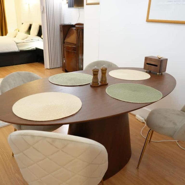 Elegant Vintage Apt with Balcony Opéra Madeleine - Appartement 1 Chambre - 8