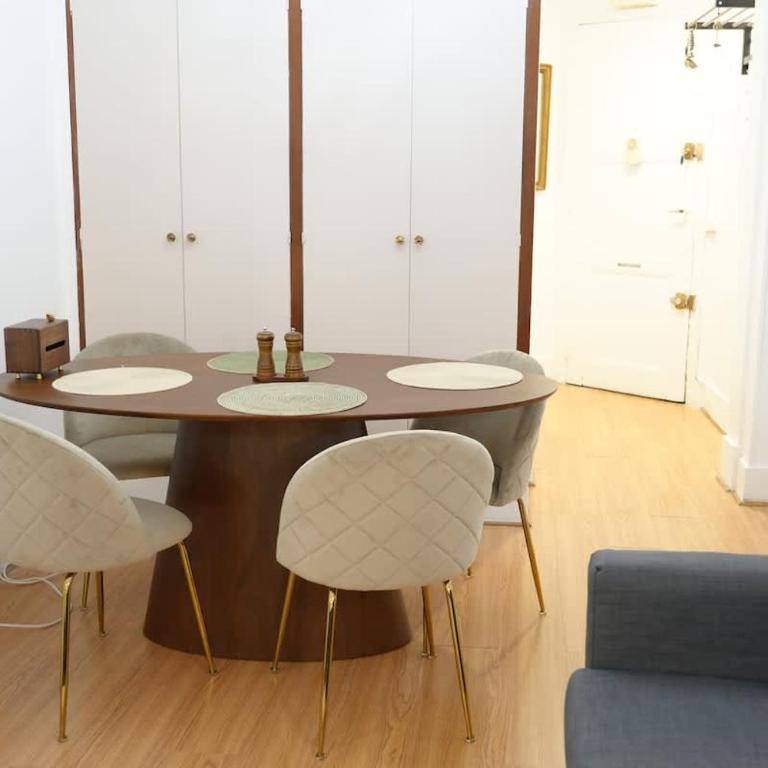Elegant Vintage Apt with Balcony Opéra Madeleine - Appartement 1 Chambre - 10