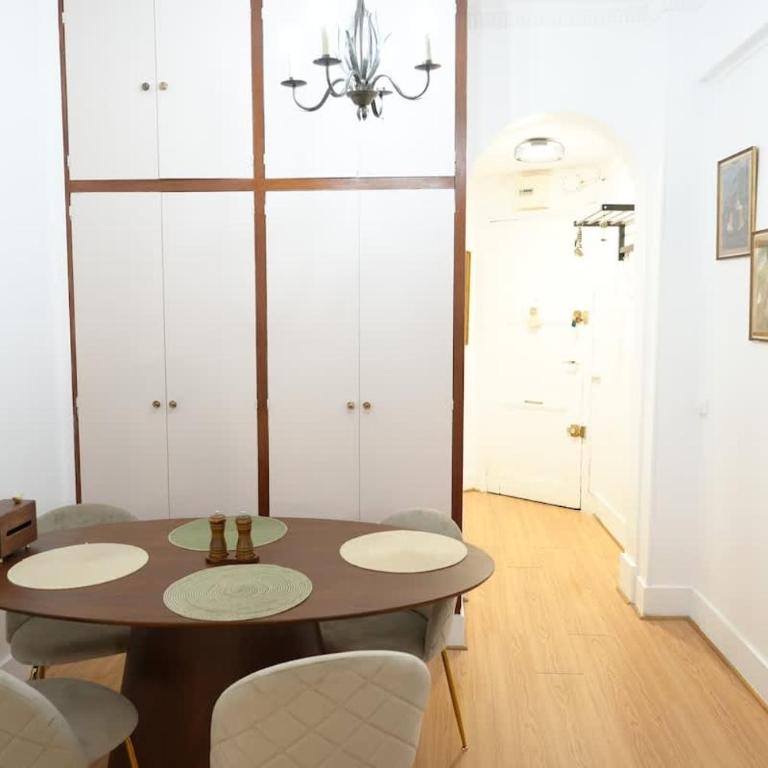 Elegant Vintage Apt with Balcony Opéra Madeleine - Appartement 1 Chambre - 15