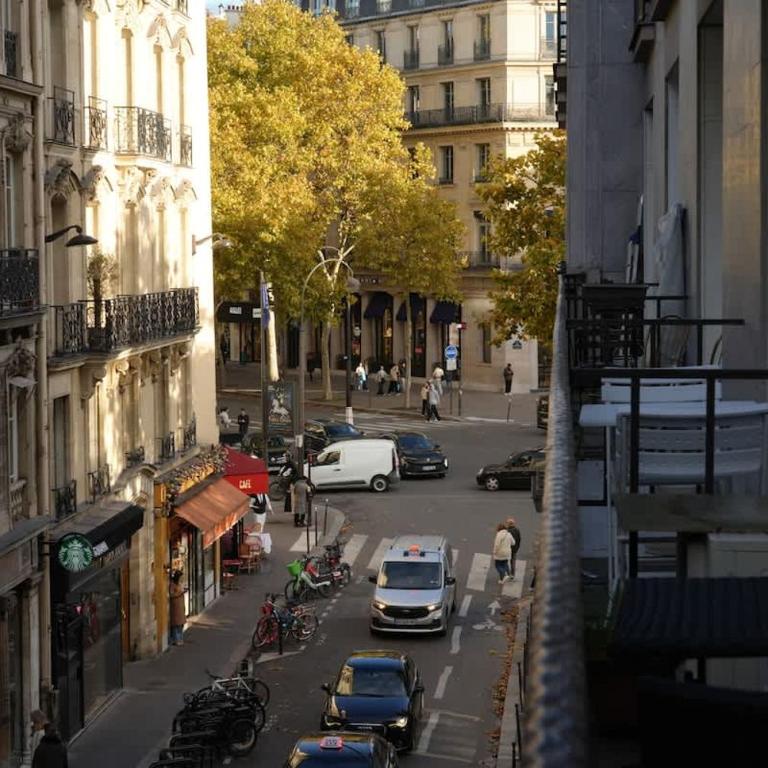 Elegant Vintage Apt with Balcony Opéra Madeleine - Appartement 1 Chambre - 17