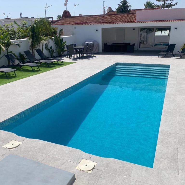 Villa Blanca Azul - Private Pool and Garden, Terrace with Sea Views - Villa - 3