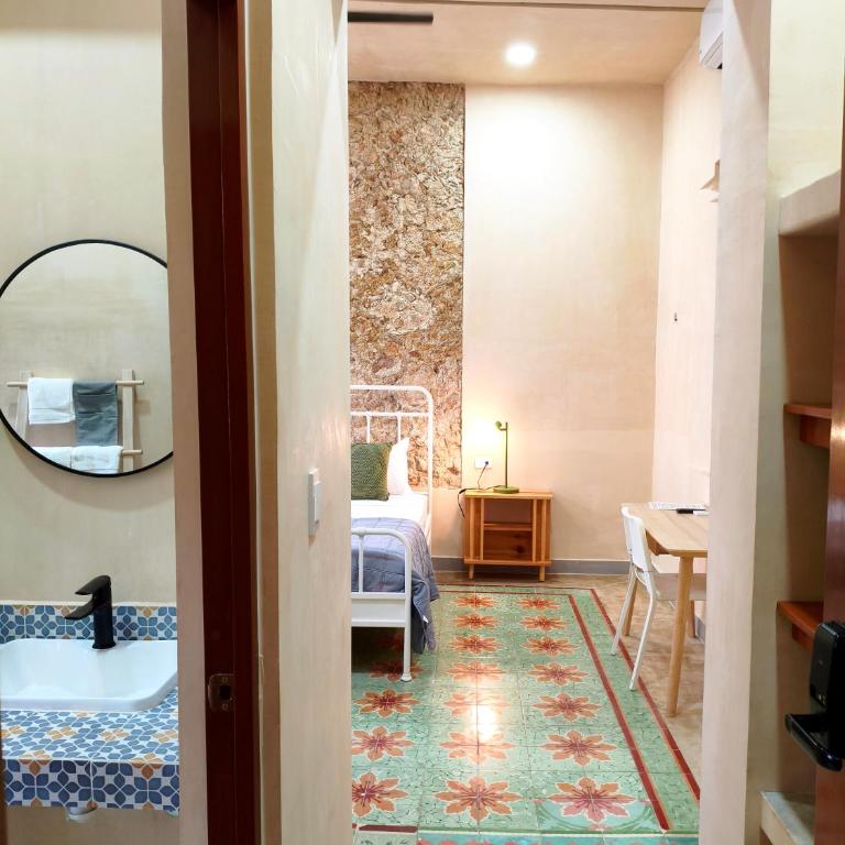 Villa Lara Palacios, tu oasis en Mérida - Double Room with Private Bathroom - 5