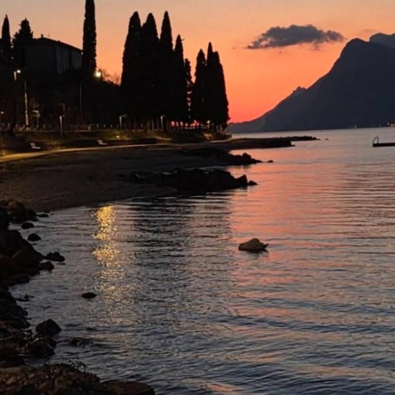 Riva Apt · Vista Lago - Finestra sul Lago - Appartamento con 2 Camere da Letto - 29