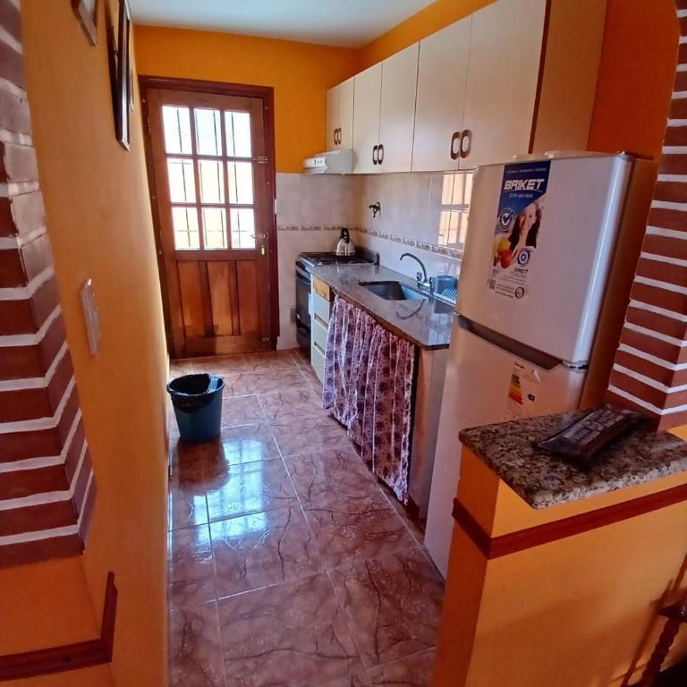 CASA FAMILIAR PARRILLA y Estacionam - Two-Bedroom House - 12