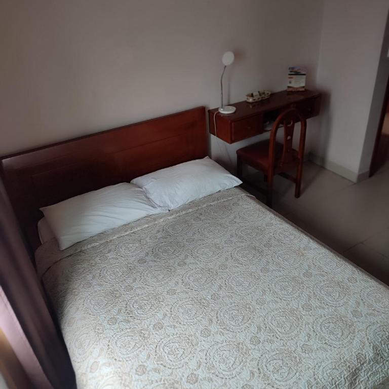 Hotel Luxury - Single Room - 1