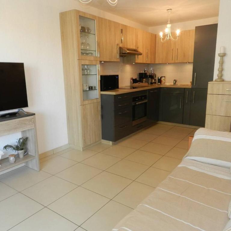 Appartement Moderne 2 pièces à Bormes - Terrasse et Parking - FR-1-251-925 - Apartamento - 6