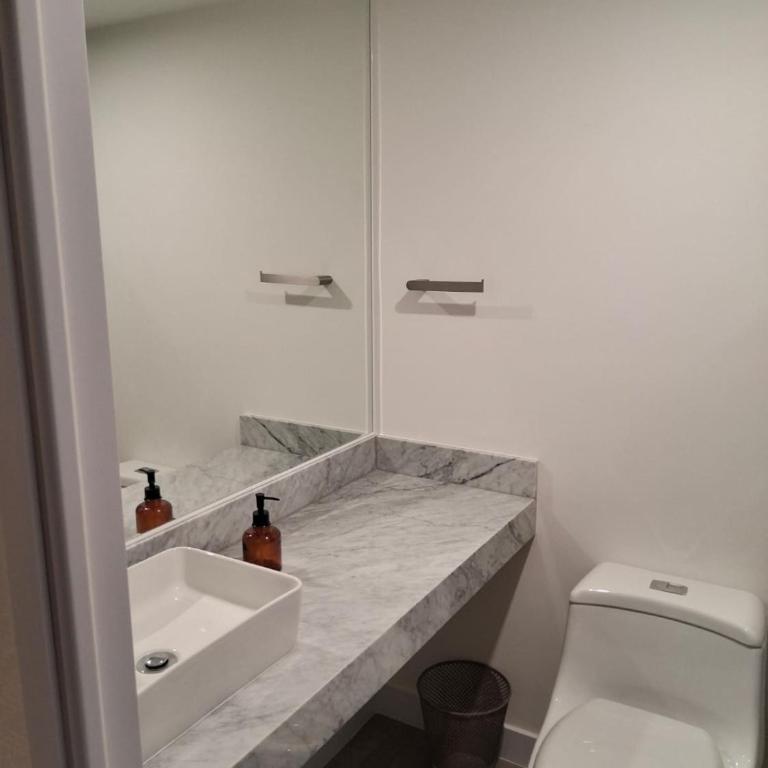 Departamento en Miraflores - Three-Bedroom Apartment - 6