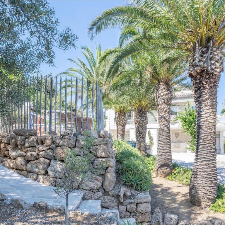 Luxury Villa with Jacuzzi in Les Issambres - Appartement 4 Chambres - 5