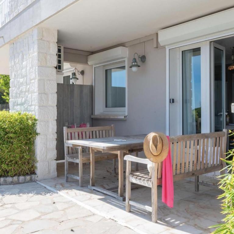 Luxury Villa with Jacuzzi in Les Issambres - Appartement 4 Chambres - 10